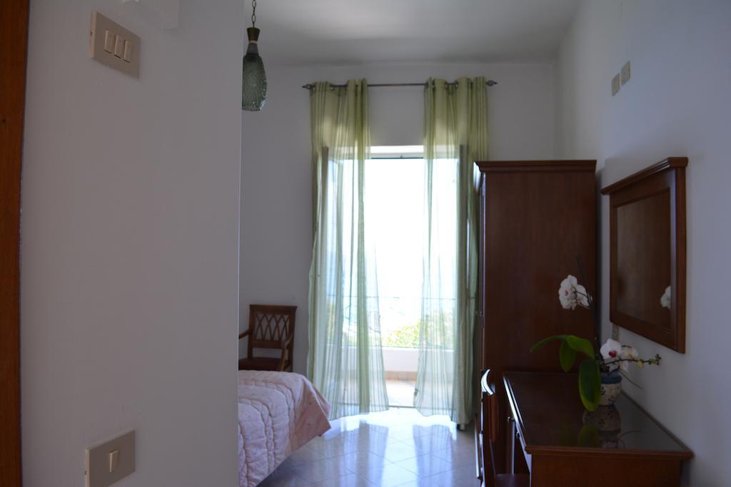 Hotel Maronti Barano dʼIschia الغرفة الصورة